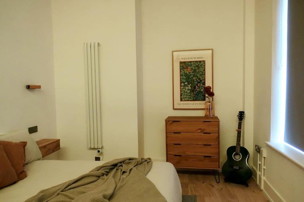 Stylish City-Centre Apartment With Balcony Liverpool Kültér fotó
